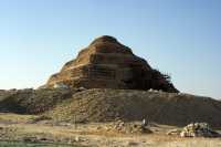 Sakara-_piramide_de_Djoser.JPG